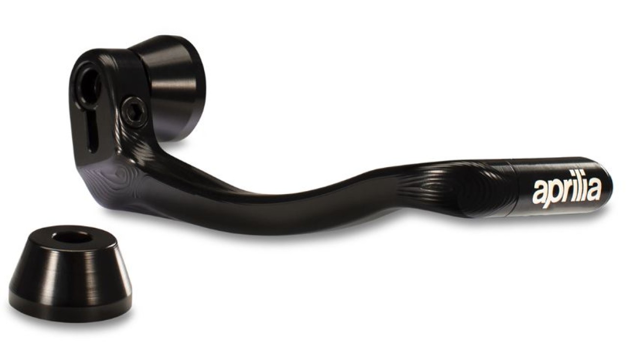Protezione leva freno nera per Aprilia Tuono 457 (25-)